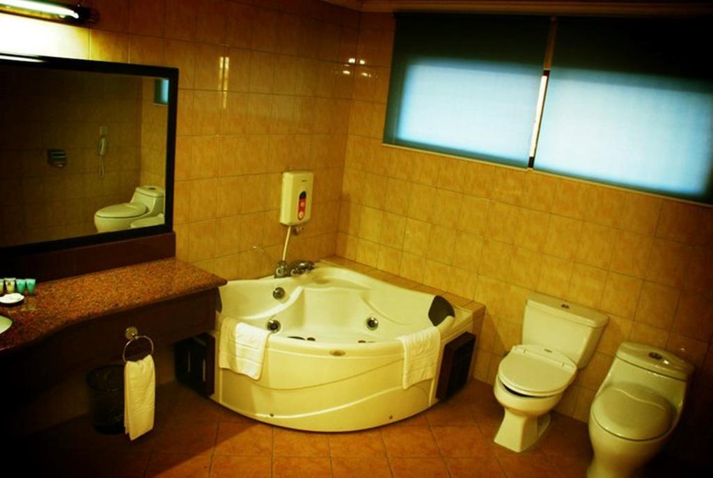 Grand Regal Hotel Μπακολόντ Δωμάτιο φωτογραφία